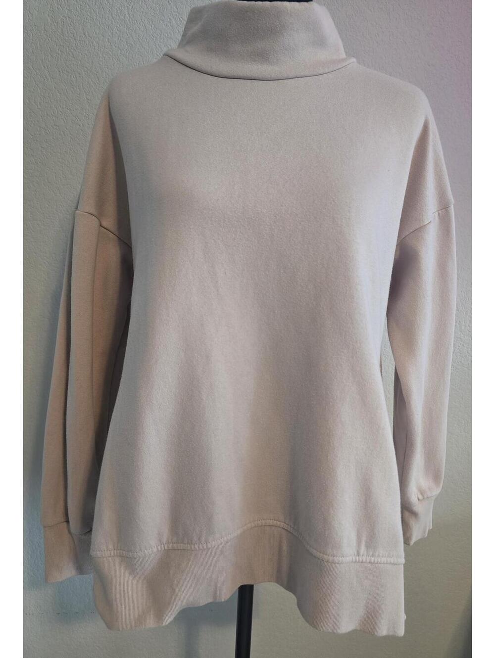 GAP Petite Small Cream Turtleneck Sweatshirt